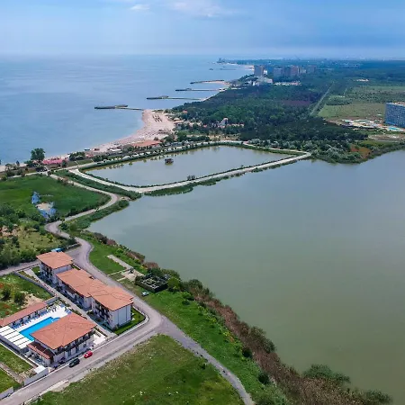ホテル Popasul Pescarilor Fishing Village 4*