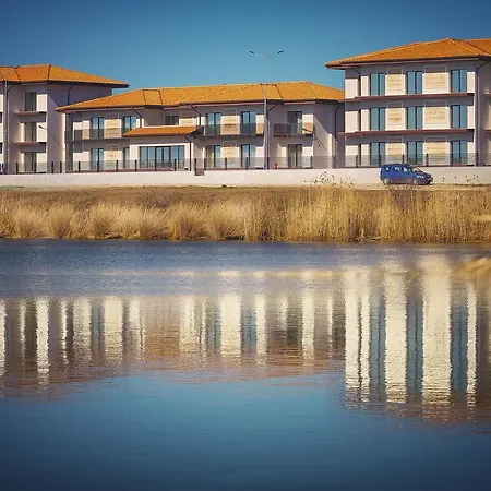 Popasul Pescarilor Fishing Village ホテル 4*