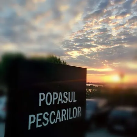 Popasul Pescarilor Fishing Village ホテル