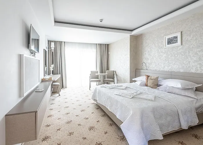 Popasul Pescarilor Fishing Village Hotel 4*